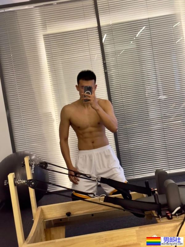 197CM的吉林篮球体育生，东北寸头男人又痞又欲 - 51虹马