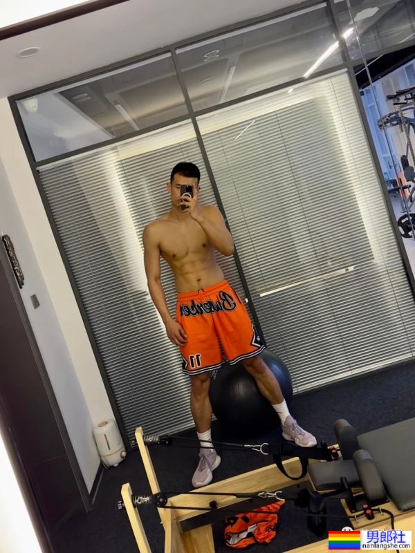 197CM的吉林篮球体育生，东北寸头男人又痞又欲 - 51虹马