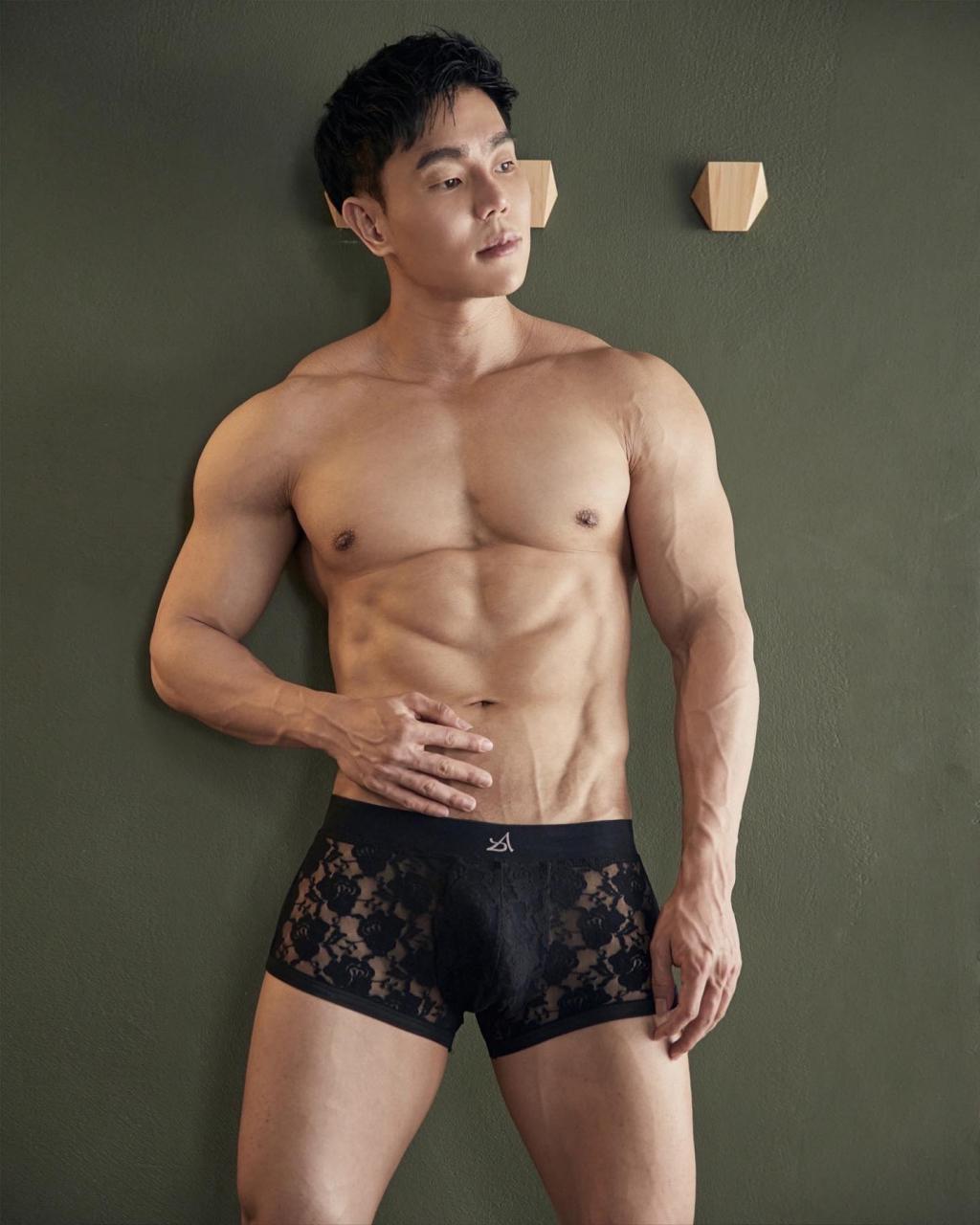 想与你拥有共同语言! 勤学中文的泰国写真男模:吴文泉 - 51虹马 想与你拥有共同语言! 勤学中文的泰国写真男模:吴文泉 - 51虹马