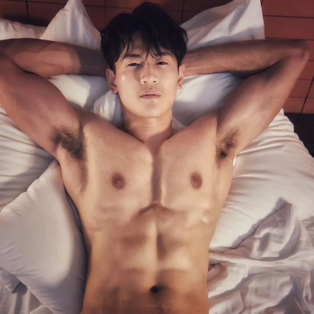 加班完还要拍性感写真! 无奈厌世脸的肌肉工程师:Billboy Kub - 51虹马 加班完还要拍性感写真! 无奈厌世脸的肌肉工程师:Billboy Kub - 51虹马