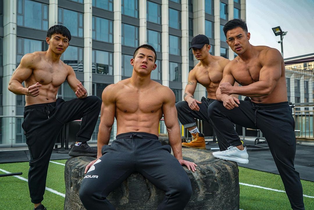 抱起你猛摇的终极腰力！ 公狗腰健身教练：夏胜杰 - 51虹马