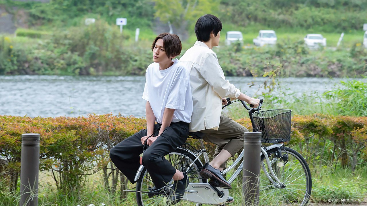 BL 日剧《美丽的他》影评：两个怪胎的视线意外交会，却成为与彼此并肩前行的恋人。 - 51虹马