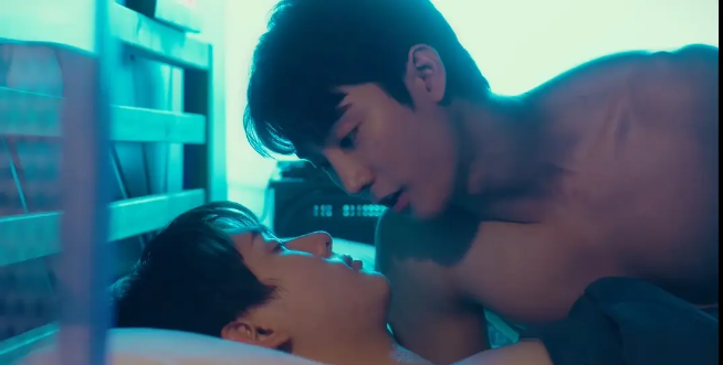 恋爱实习生：人气主播去游戏公司实习，没想到大老板就然是他的粉丝 - 51虹马