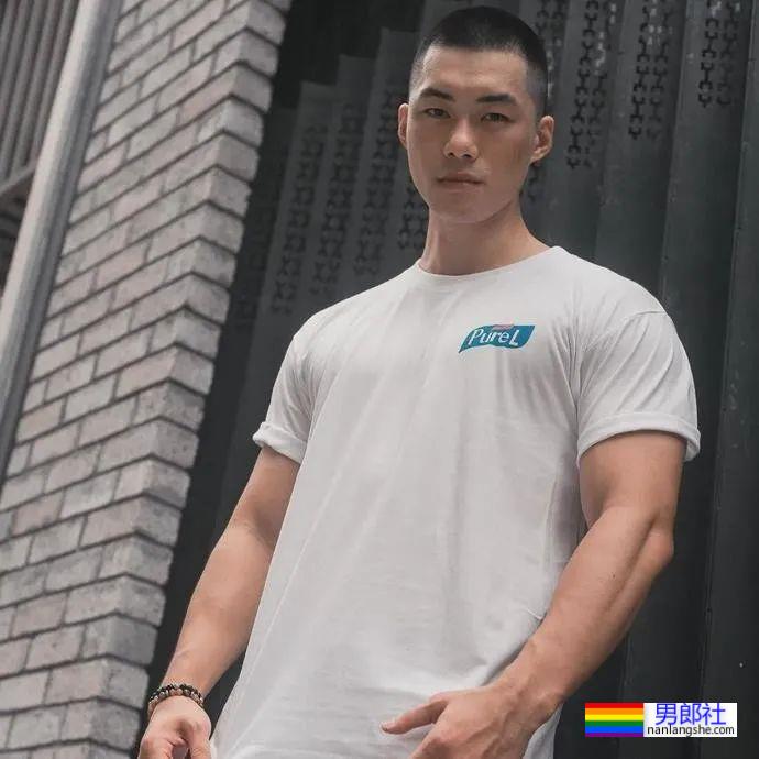 中国男生剃完寸头，也太帅太A了吧！ - 51虹马