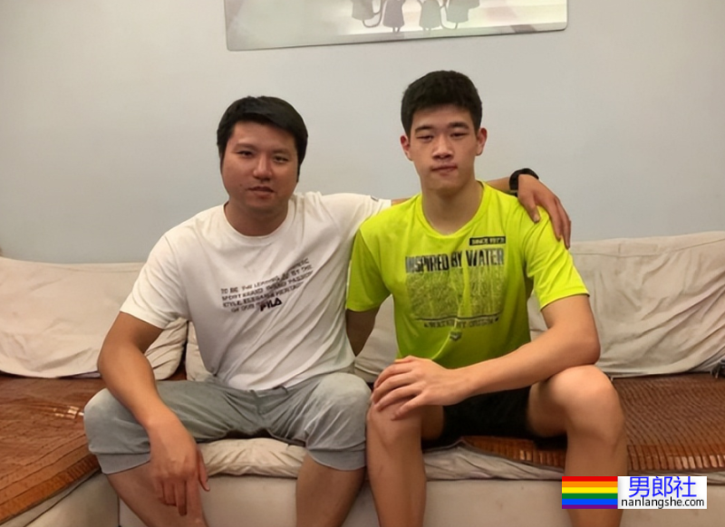 “宁泽涛接班人”被央视点赞,17岁游泳小将泳裤穿得真低! - 51虹马 “宁泽涛接班人”被央视点赞,17岁游泳小将泳裤穿得真低! - 51虹马