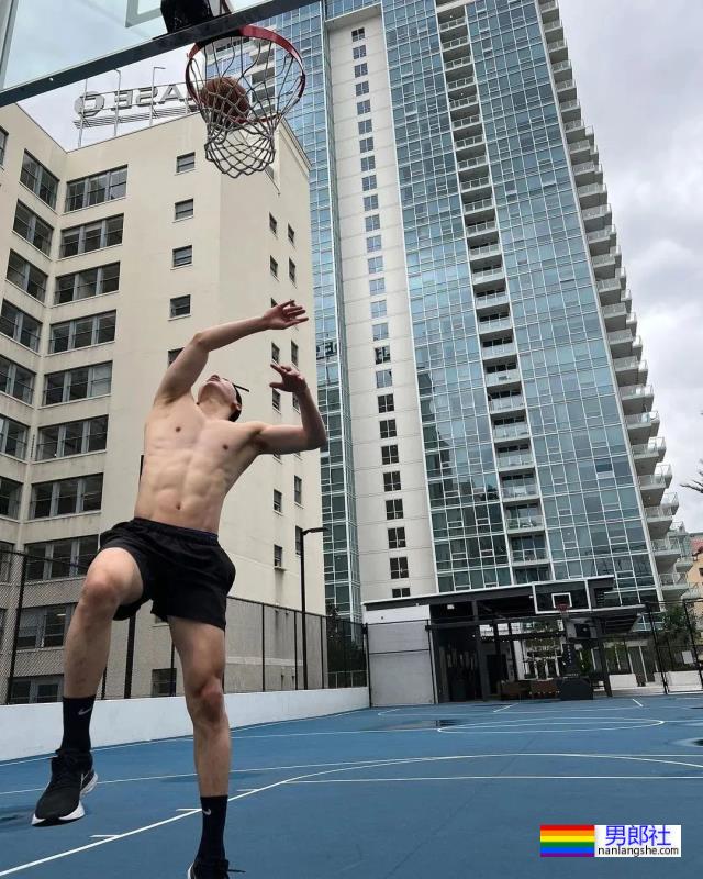 性感肌肉小哥 - 51虹马