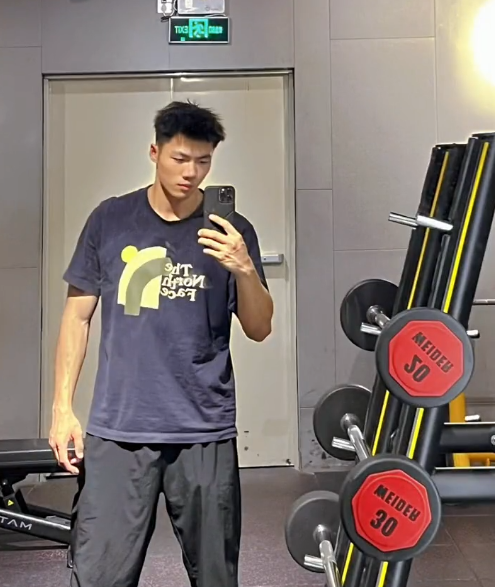 这个男孩真的好可口-51虹马