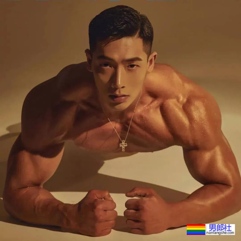 肌肉男网红被抓了，打残帅哥弟弟侵犯员工？他到底在发什么疯…… - 51虹马