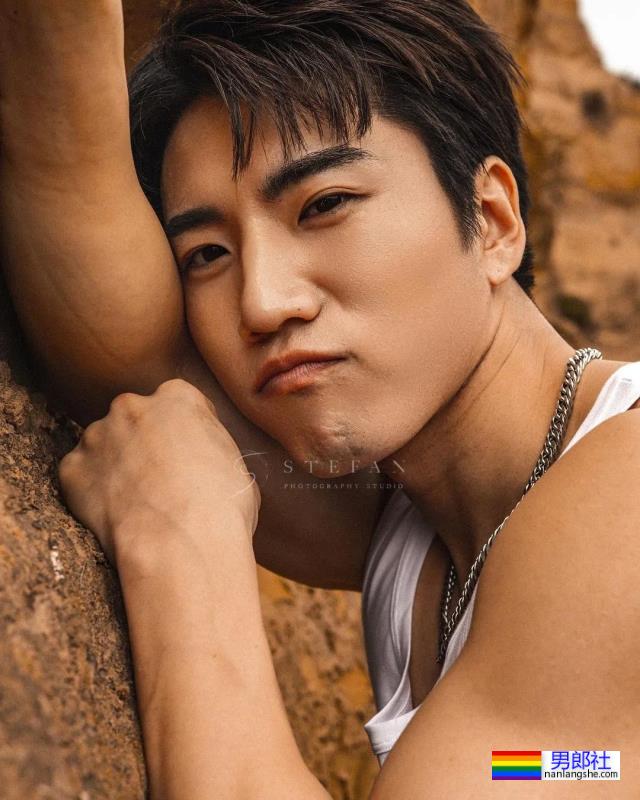 比宏翔更好看？日本肌肉建筑工人成宫仁也要来中国圈钱了？ - 51虹马