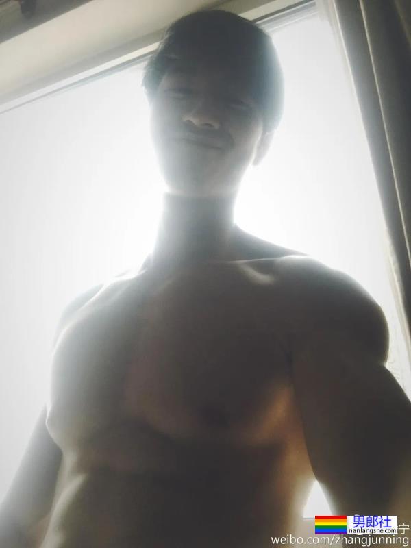 大二被海岩发掘进圈,38岁的他脱成这样却火不了! - 51虹马 大二被海岩发掘进圈,38岁的他脱成这样却火不了! - 51虹马