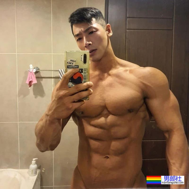 肌肉男网红被抓了，打残帅哥弟弟侵犯员工？他到底在发什么疯…… - 51虹马