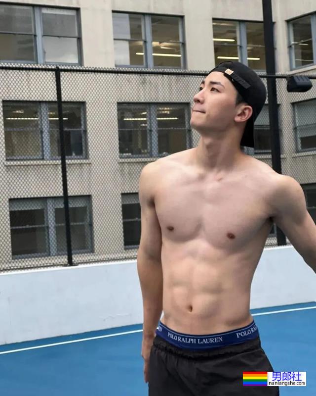 性感肌肉小哥 - 51虹马