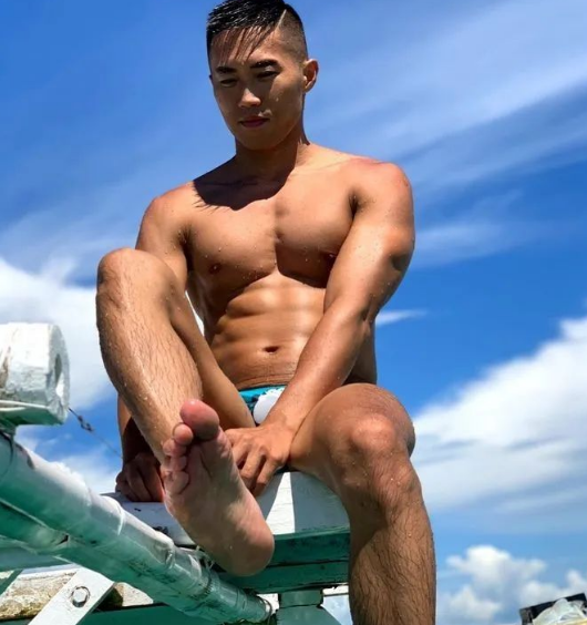 运动员私照泄露，这画面我要打码了.... - 51虹马