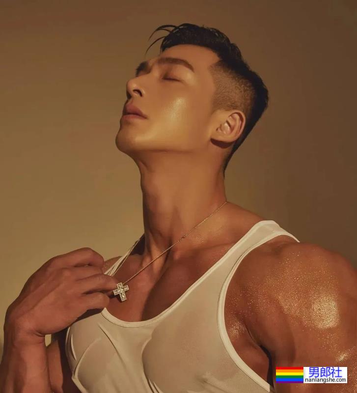 肌肉男网红被抓了，打残帅哥弟弟侵犯员工？他到底在发什么疯…… - 51虹马