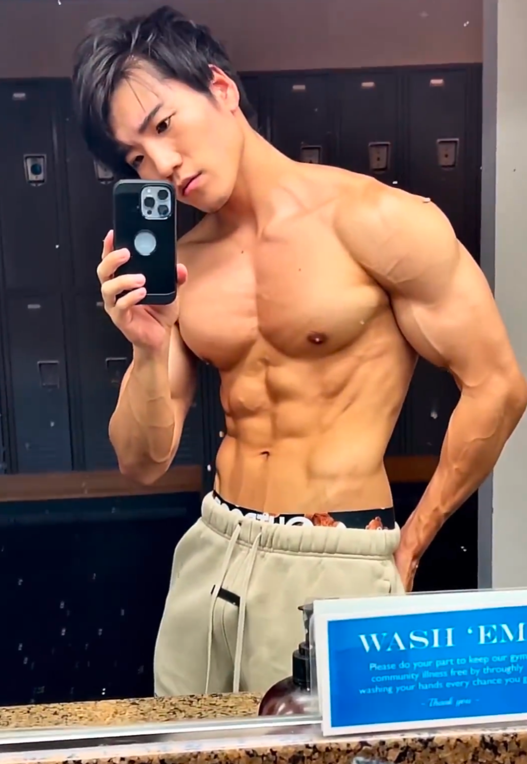 比宏翔更好看？日本肌肉建筑工人成宫仁也要来中国圈钱了？ - 51虹马