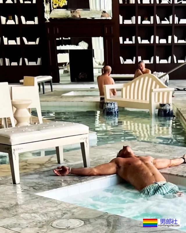 男富豪卷入35岁肌肉男模坠亡案！是后宫不得干政还是意外？ - 51虹马