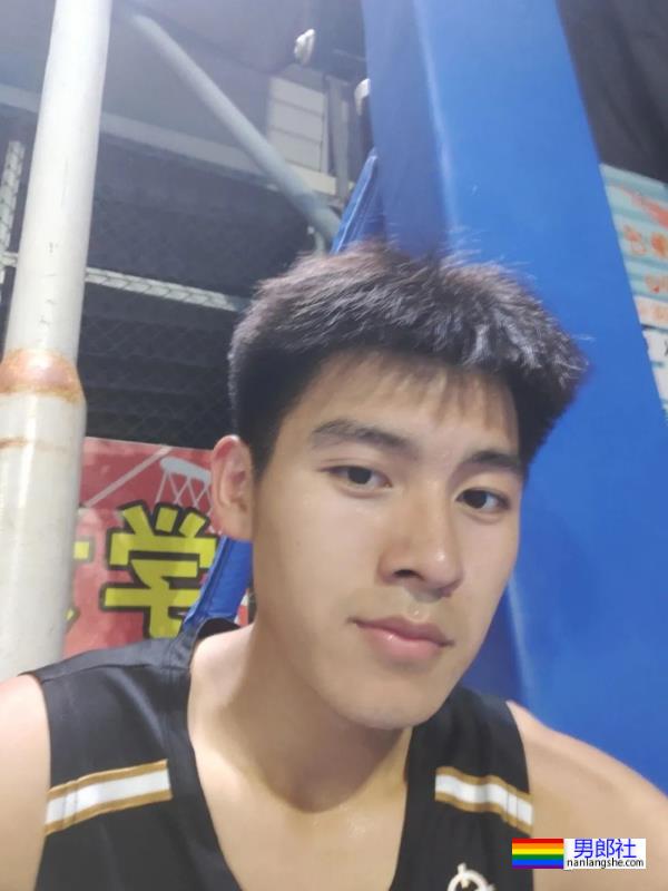 04年的厦门钻石高中体育生，这神仙颜值！ - 51虹马