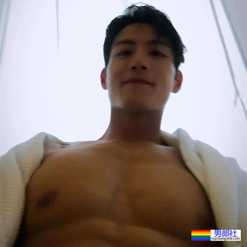 大二被海岩发掘进圈,38岁的他脱成这样却火不了! - 51虹马 大二被海岩发掘进圈,38岁的他脱成这样却火不了! - 51虹马