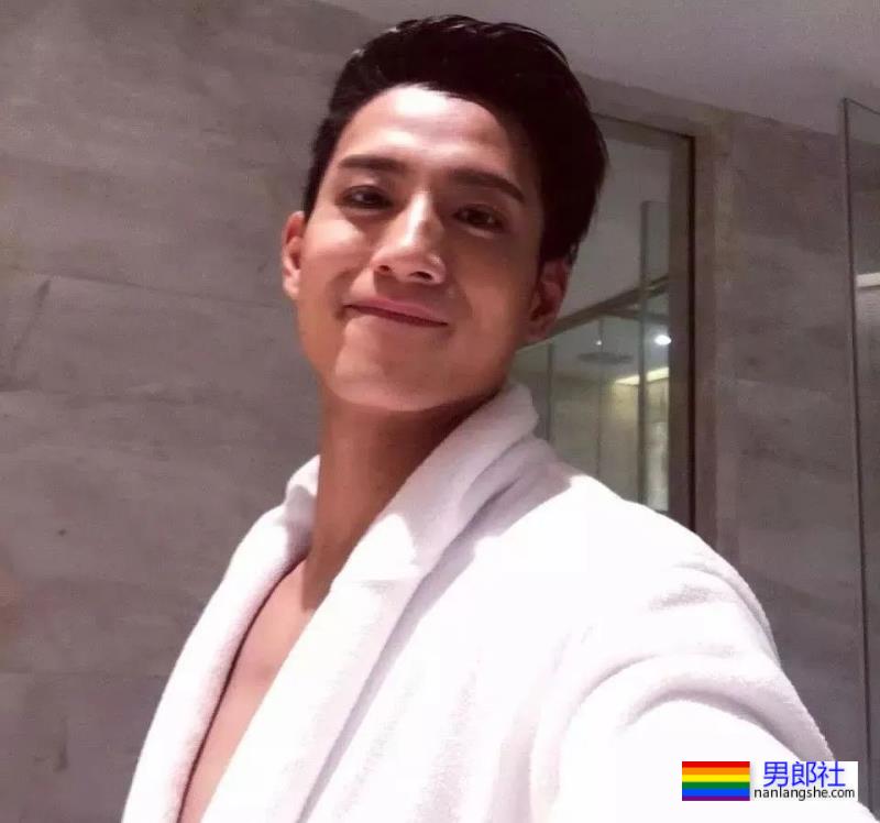 大二被海岩发掘进圈,38岁的他脱成这样却火不了! - 51虹马 大二被海岩发掘进圈,38岁的他脱成这样却火不了! - 51虹马