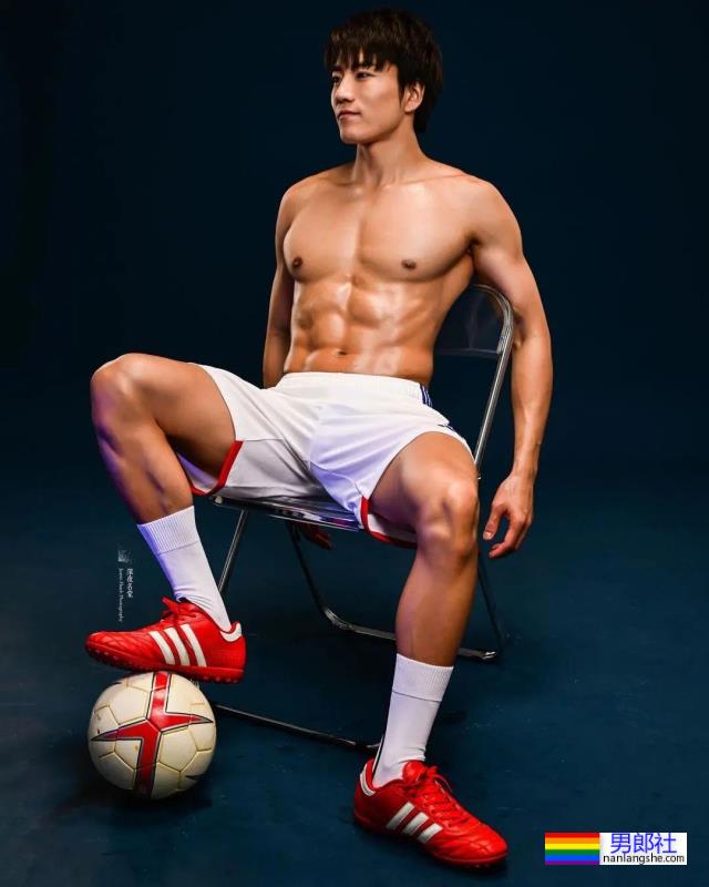 比宏翔更好看？日本肌肉建筑工人成宫仁也要来中国圈钱了？ - 51虹马