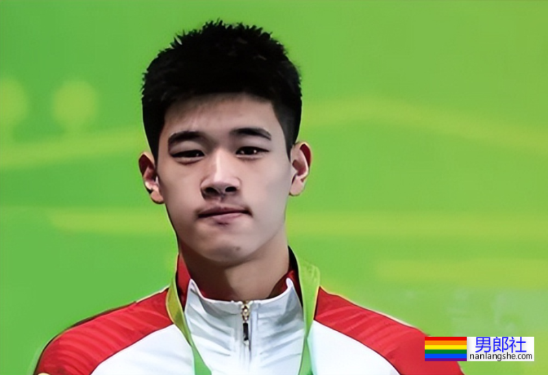 “宁泽涛接班人”被央视点赞,17岁游泳小将泳裤穿得真低! - 51虹马 “宁泽涛接班人”被央视点赞,17岁游泳小将泳裤穿得真低! - 51虹马