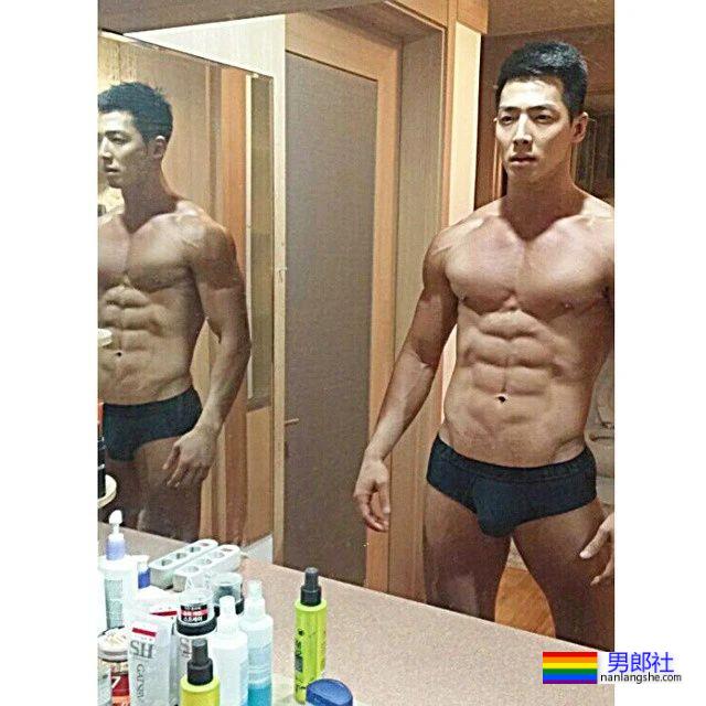 肌肉男网红被抓了，打残帅哥弟弟侵犯员工？他到底在发什么疯…… - 51虹马