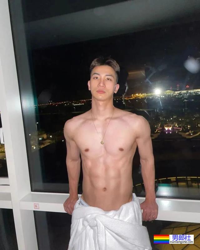 性感肌肉小哥 - 51虹马