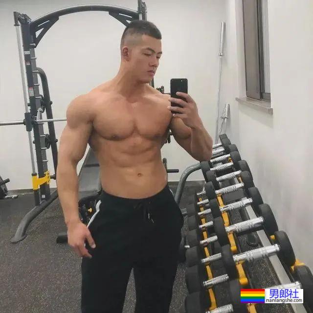 中国男生剃完寸头，也太帅太A了吧！ - 51虹马