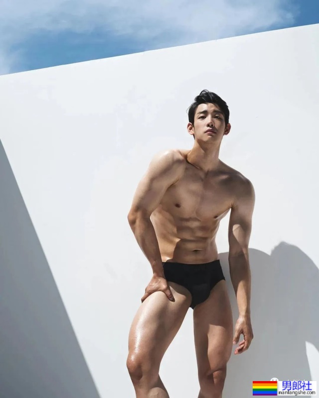 装直男上恋综大翻车!肌肉小哥被扒关注的全是通讯录…… - 51虹马 装直男上恋综大翻车!肌肉小哥被扒关注的全是通讯录…… - 51虹马