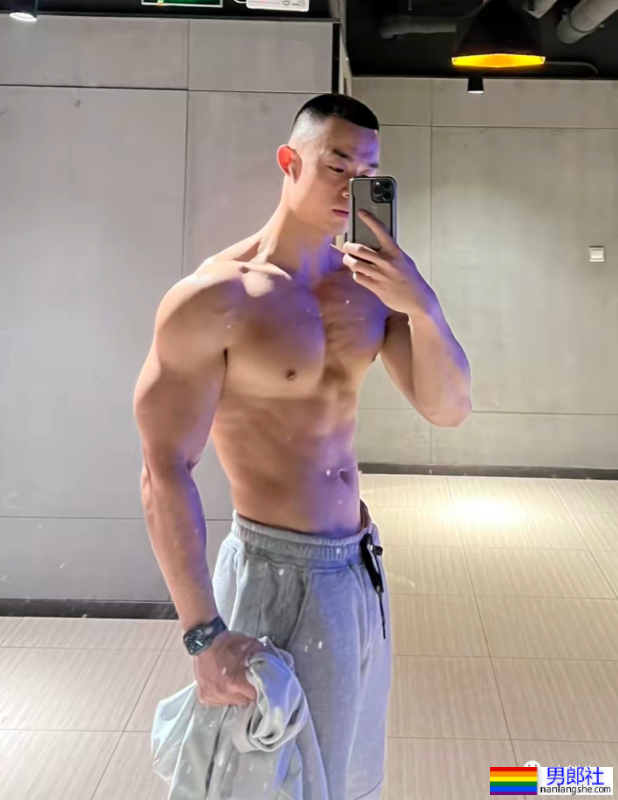 190cm寸头斯巴达猛男火了,这精壮身材想让人专访! - 51虹马 190cm寸头斯巴达猛男火了,这精壮身材想让人专访! - 51虹马