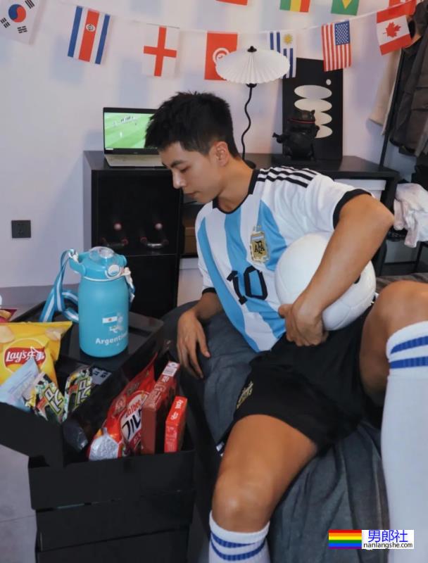 体育系快递员男友，盲盒隐藏款终于抽到了。 - 51虹马