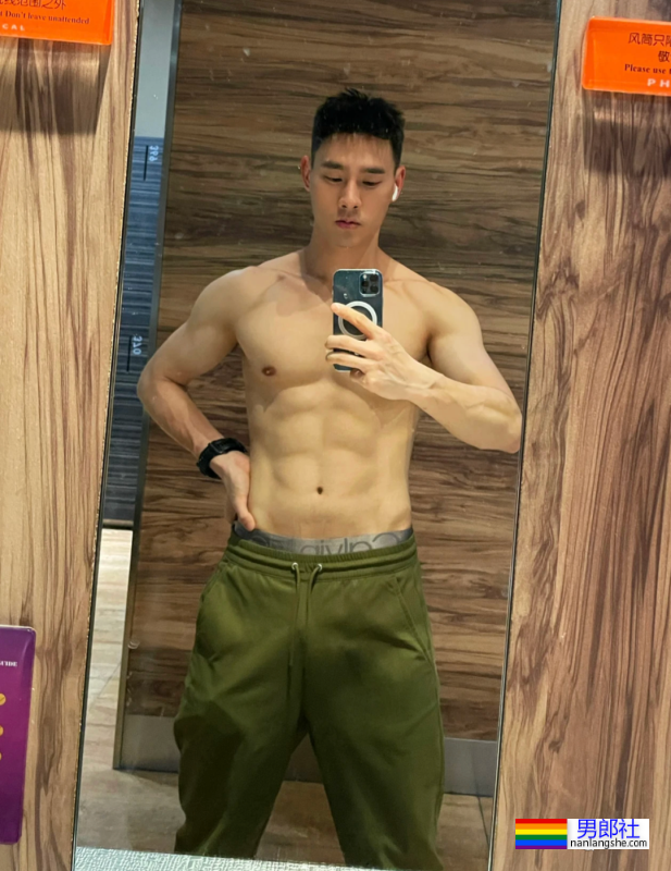 成都翘臀越野小哥火了！已经被大数据锁定噜… - 51虹马