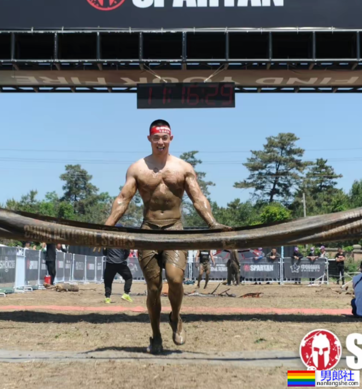 190cm寸头斯巴达猛男火了,这精壮身材想让人专访! - 51虹马 190cm寸头斯巴达猛男火了,这精壮身材想让人专访! - 51虹马