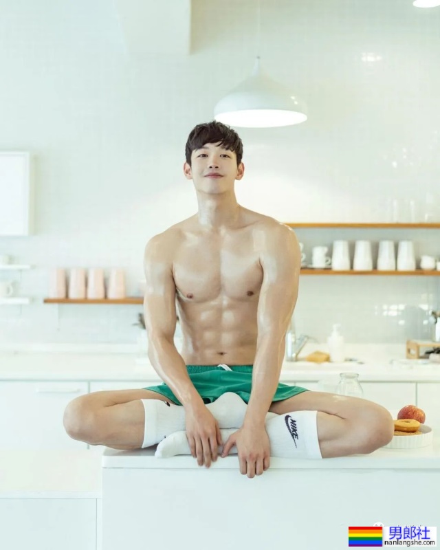 装直男上恋综大翻车!肌肉小哥被扒关注的全是通讯录…… - 51虹马 装直男上恋综大翻车!肌肉小哥被扒关注的全是通讯录…… - 51虹马