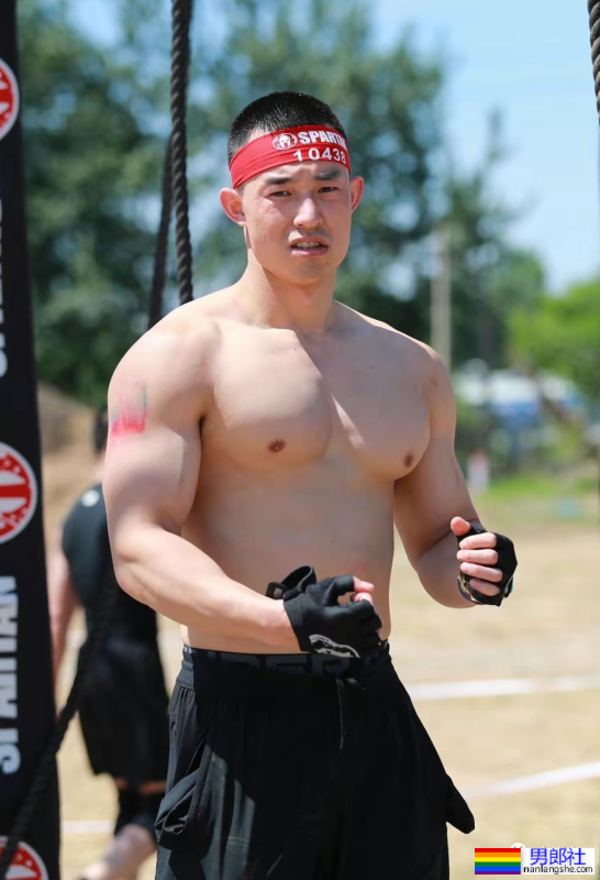 190cm寸头斯巴达猛男火了,这精壮身材想让人专访! - 51虹马 190cm寸头斯巴达猛男火了,这精壮身材想让人专访! - 51虹马