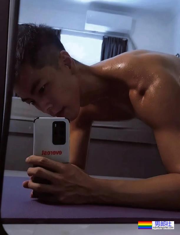 体育系快递员男友，盲盒隐藏款终于抽到了。 - 51虹马