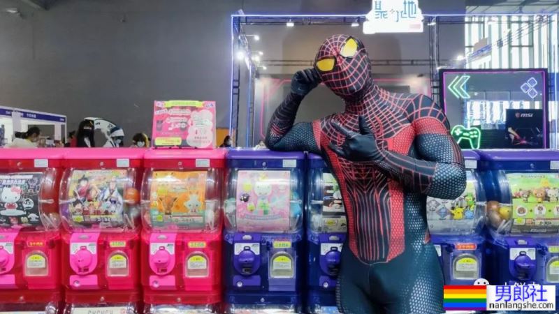 漫展走红的黑豹小哥找到了!脱了紧身衣的身材太A了! - 51虹马 漫展走红的黑豹小哥找到了!脱了紧身衣的身材太A了! - 51虹马