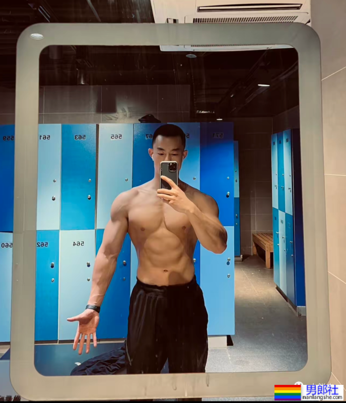 190cm寸头斯巴达猛男火了,这精壮身材想让人专访! - 51虹马 190cm寸头斯巴达猛男火了,这精壮身材想让人专访! - 51虹马