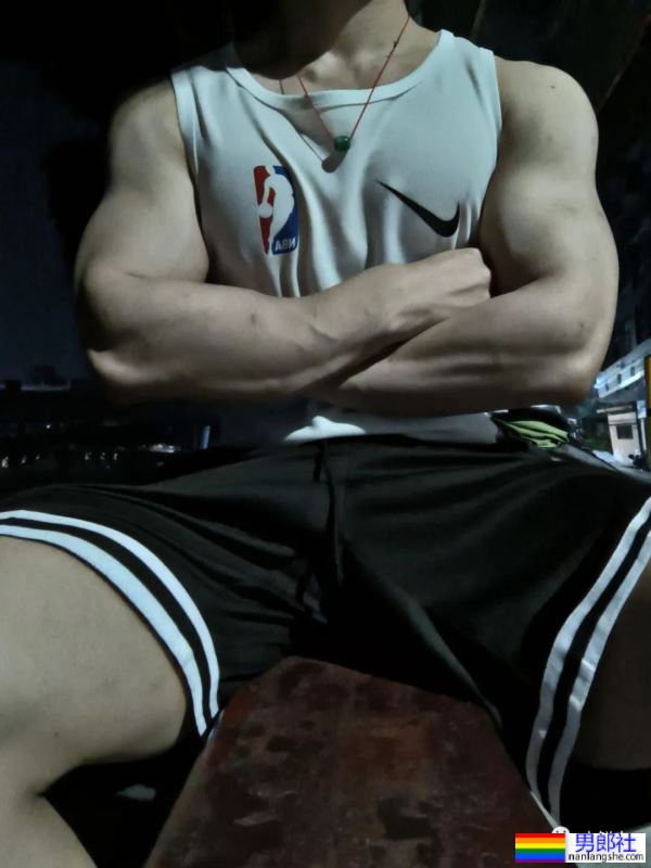 漫展走红的黑豹小哥找到了!脱了紧身衣的身材太A了! - 51虹马 漫展走红的黑豹小哥找到了!脱了紧身衣的身材太A了! - 51虹马