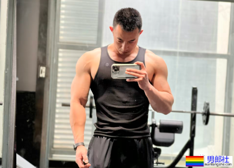 190cm寸头斯巴达猛男火了,这精壮身材想让人专访! - 51虹马 190cm寸头斯巴达猛男火了,这精壮身材想让人专访! - 51虹马