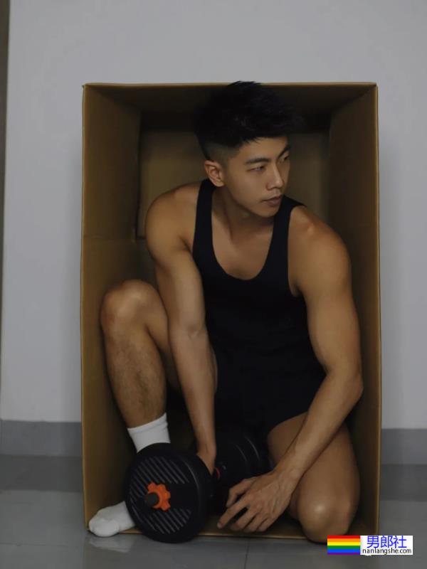 体育系快递员男友，盲盒隐藏款终于抽到了。 - 51虹马