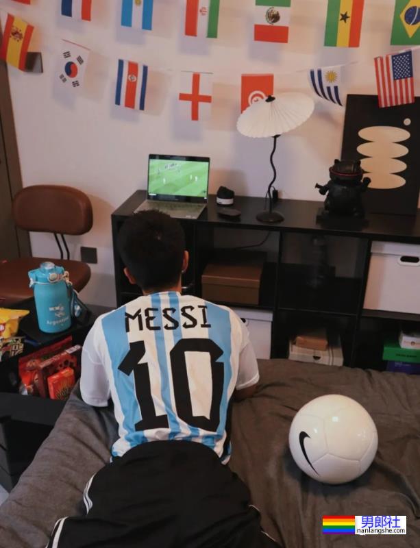 体育系快递员男友，盲盒隐藏款终于抽到了。 - 51虹马