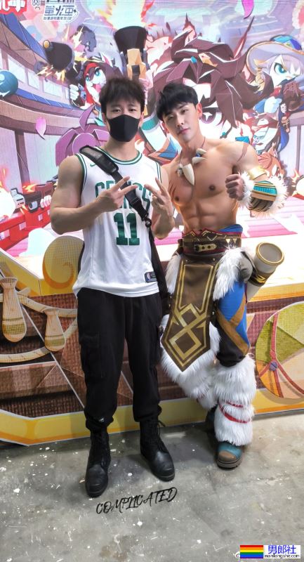 漫展走红的黑豹小哥找到了!脱了紧身衣的身材太A了! - 51虹马 漫展走红的黑豹小哥找到了!脱了紧身衣的身材太A了! - 51虹马