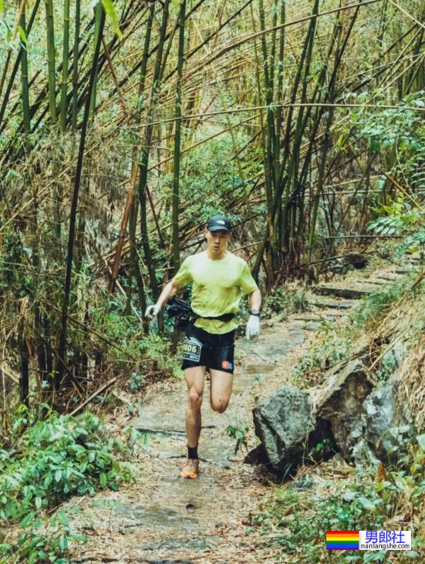 成都翘臀越野小哥火了！已经被大数据锁定噜… - 51虹马