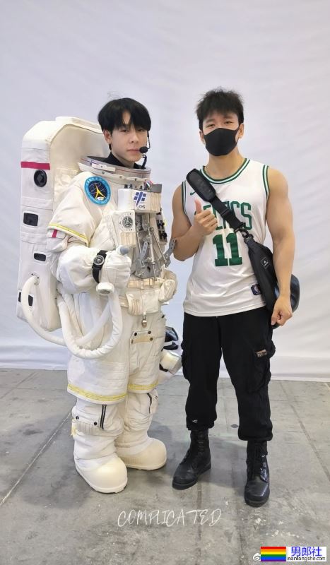 漫展走红的黑豹小哥找到了!脱了紧身衣的身材太A了! - 51虹马 漫展走红的黑豹小哥找到了!脱了紧身衣的身材太A了! - 51虹马