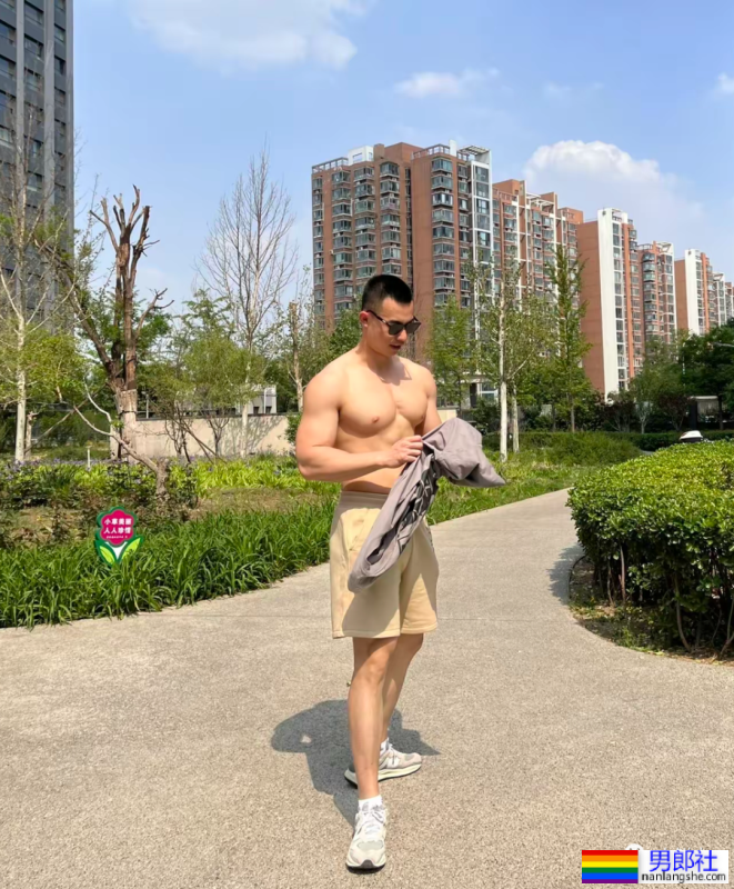 190cm寸头斯巴达猛男火了,这精壮身材想让人专访! - 51虹马 190cm寸头斯巴达猛男火了,这精壮身材想让人专访! - 51虹马