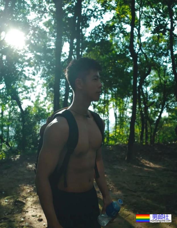 体育系快递员男友，盲盒隐藏款终于抽到了。 - 51虹马