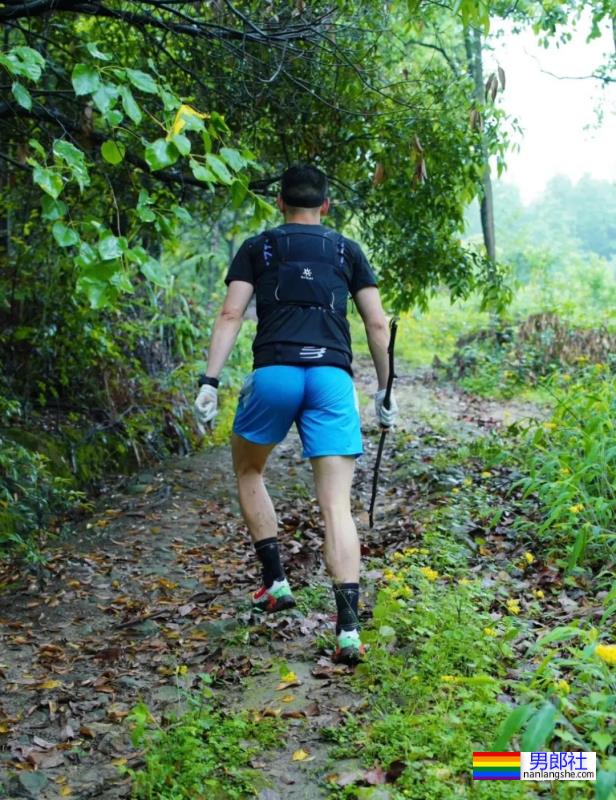 成都翘臀越野小哥火了！已经被大数据锁定噜… - 51虹马