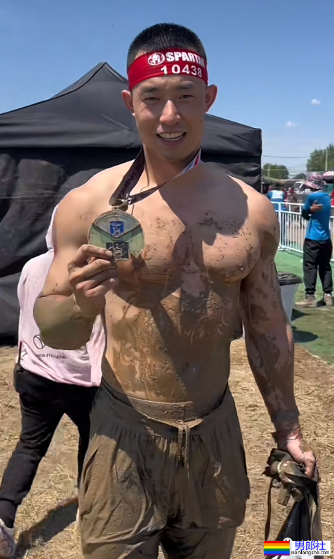 190cm寸头斯巴达猛男火了,这精壮身材想让人专访! - 51虹马 190cm寸头斯巴达猛男火了,这精壮身材想让人专访! - 51虹马