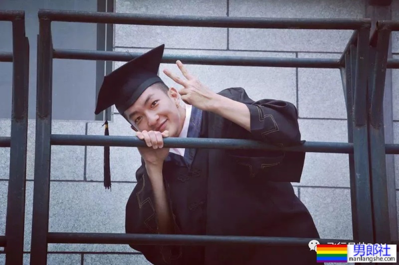 屈楚萧曾豆瓣公布过尺寸?家暴案他胜诉了!果然不简单... - 51虹马 屈楚萧曾豆瓣公布过尺寸?家暴案他胜诉了!果然不简单... - 51虹马